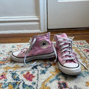 Light Pink High Top Converse Size: 7-7.5